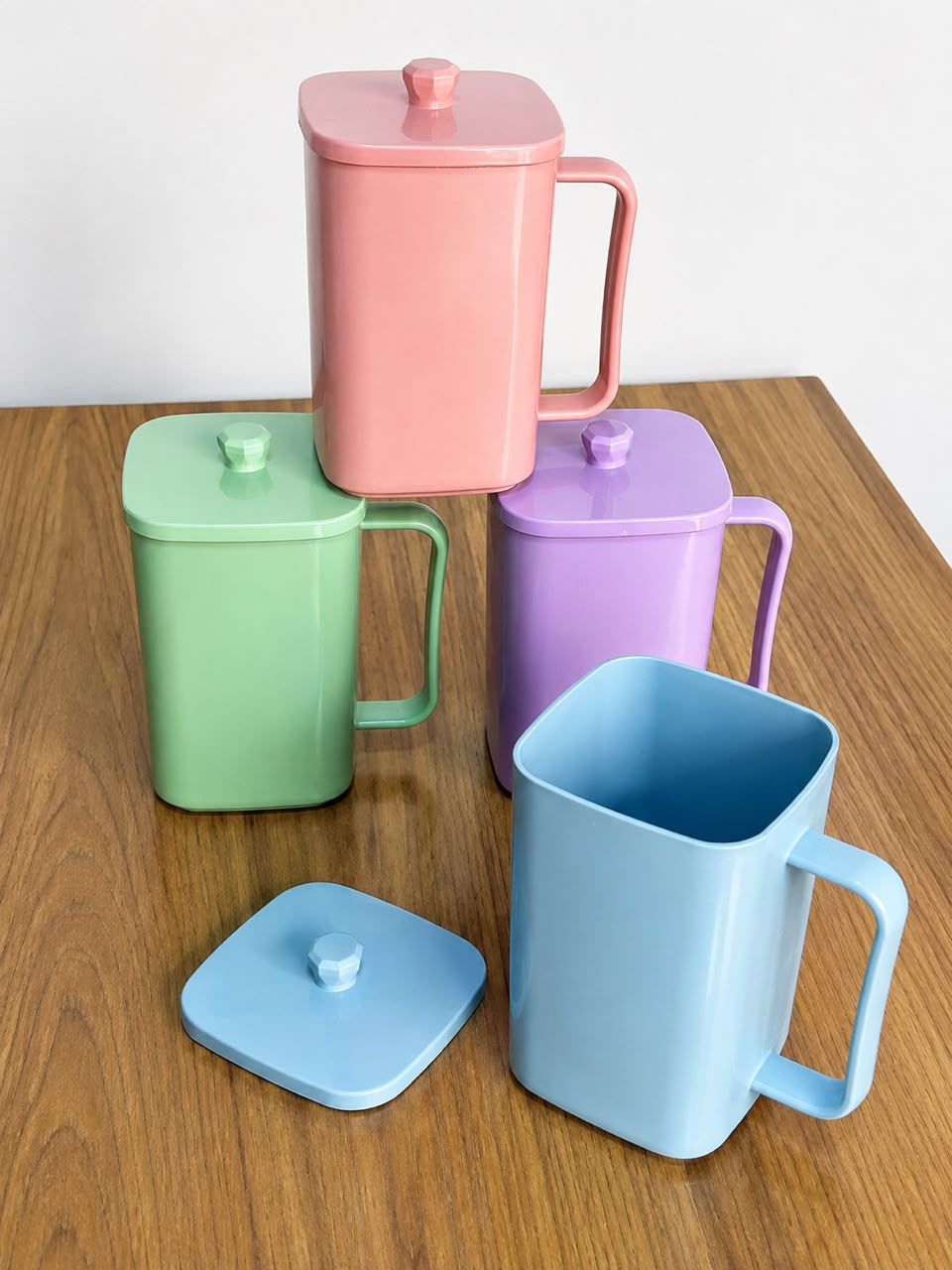 Plastic Cup With Cover