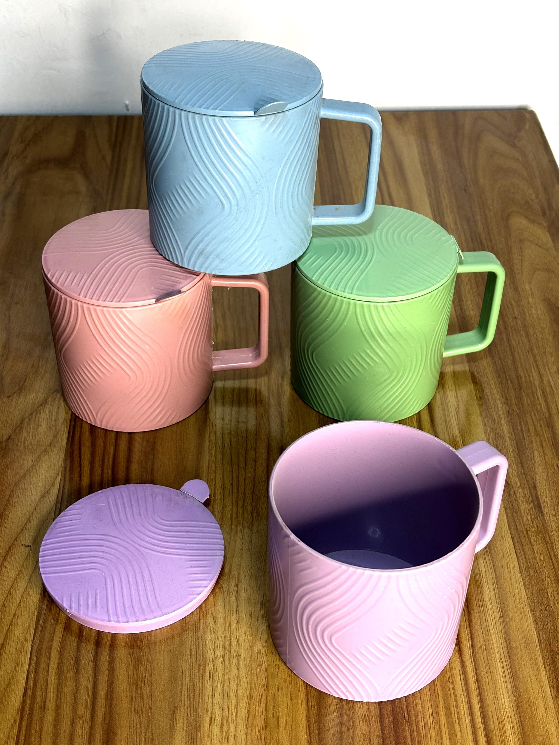 Small Plastic Cup With Cover